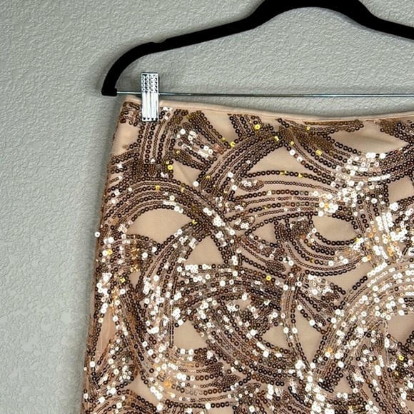 Francescas Jun & Ivy Pink Sequin Mini Skirt Size Large New with tags! - Picture 2 of 7